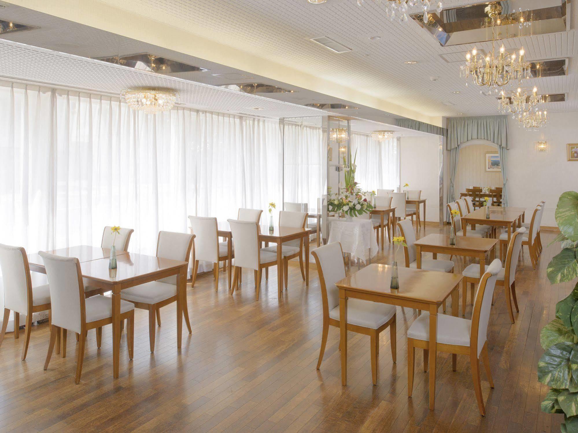 Hotel Crown Palais أوموري المظهر الخارجي الصورة